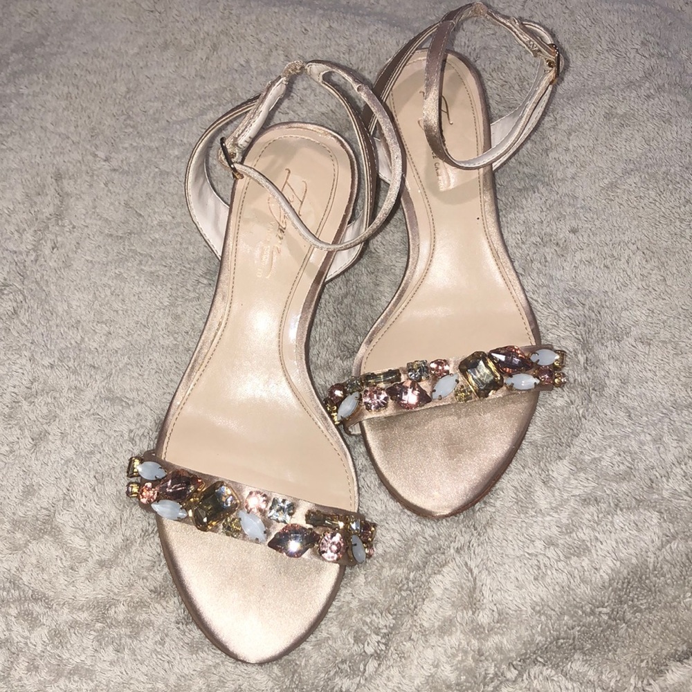 Beautiful Jeweled Vince Camuto Kitten Heel